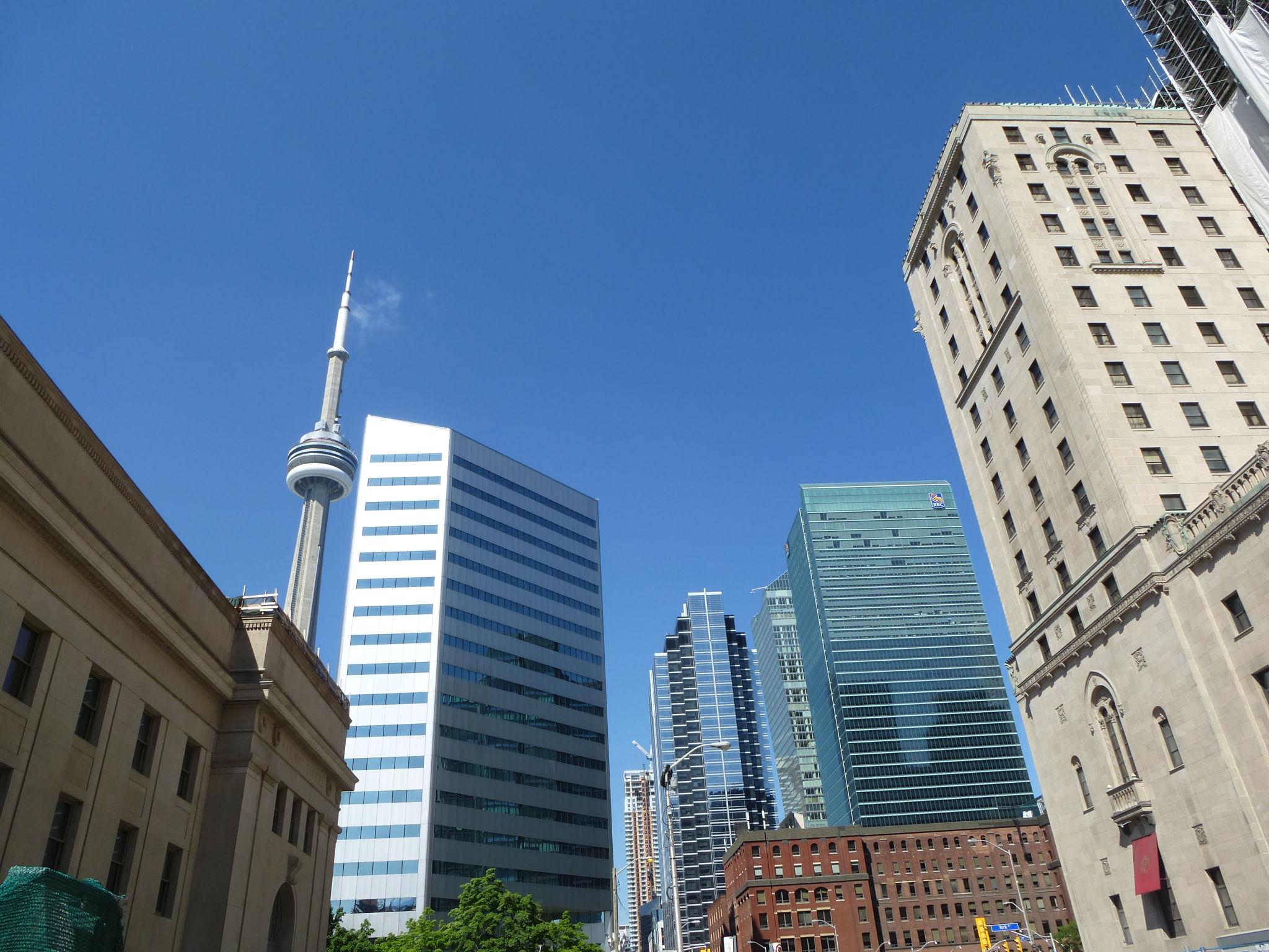 Canada’s Economy Unexpectedly Swings Back to Trade Surplus
