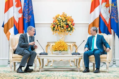 DesRoches and Hun Manet discuss stronger trade and investment ties